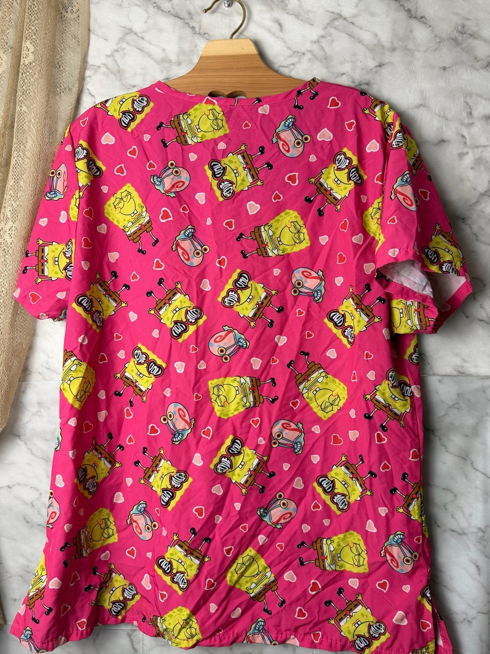SpongeBob SquarePants Valentine's Day Scrub Top Pink Hearts Gary Cartoon Print L - Picture 3 of 8